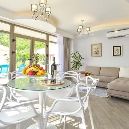 Verbalj Apartment With Swimming Pool โกตอร์ ภายนอก รูปภาพ