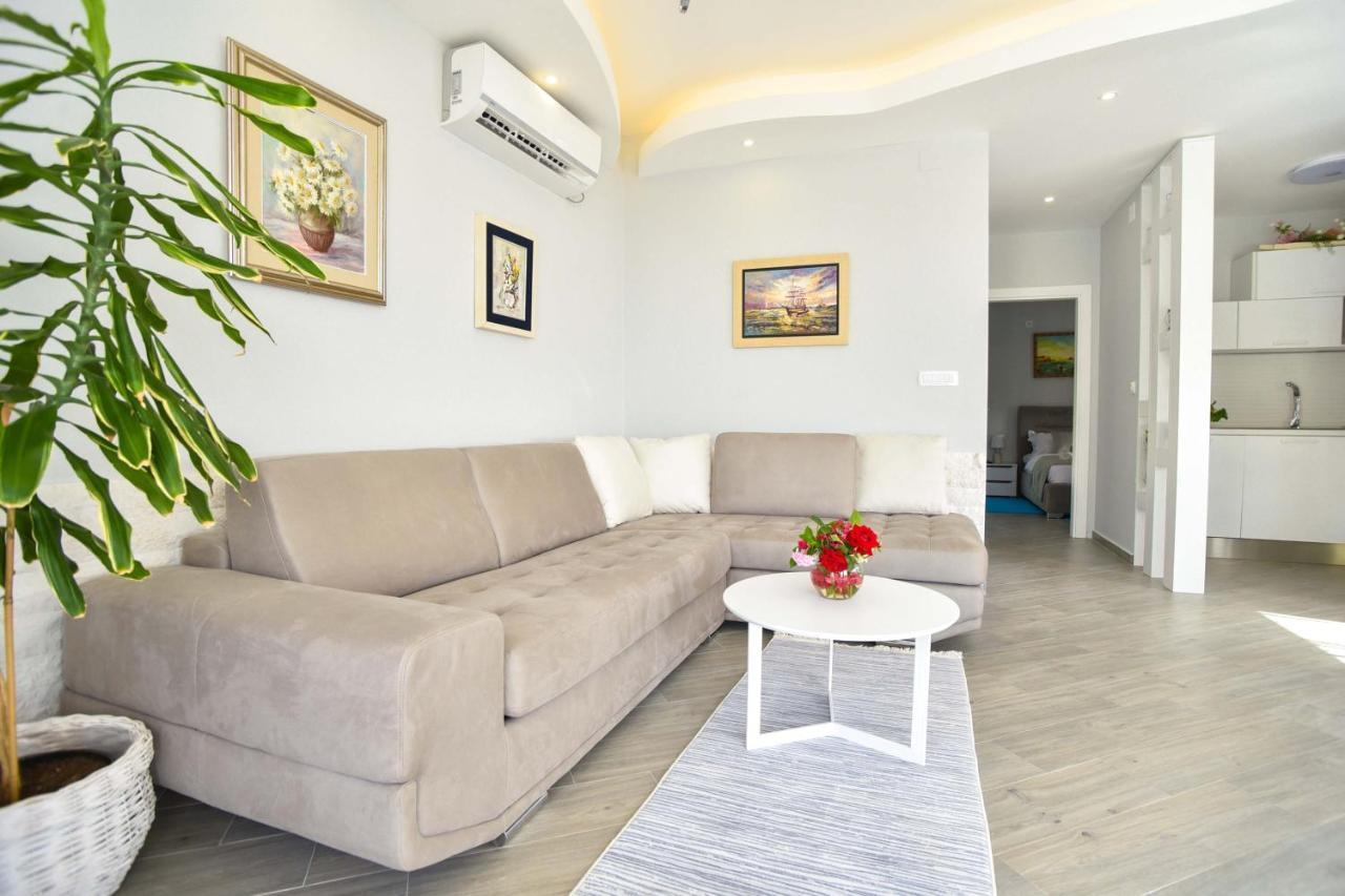 Verbalj Apartment With Swimming Pool โกตอร์ ภายนอก รูปภาพ