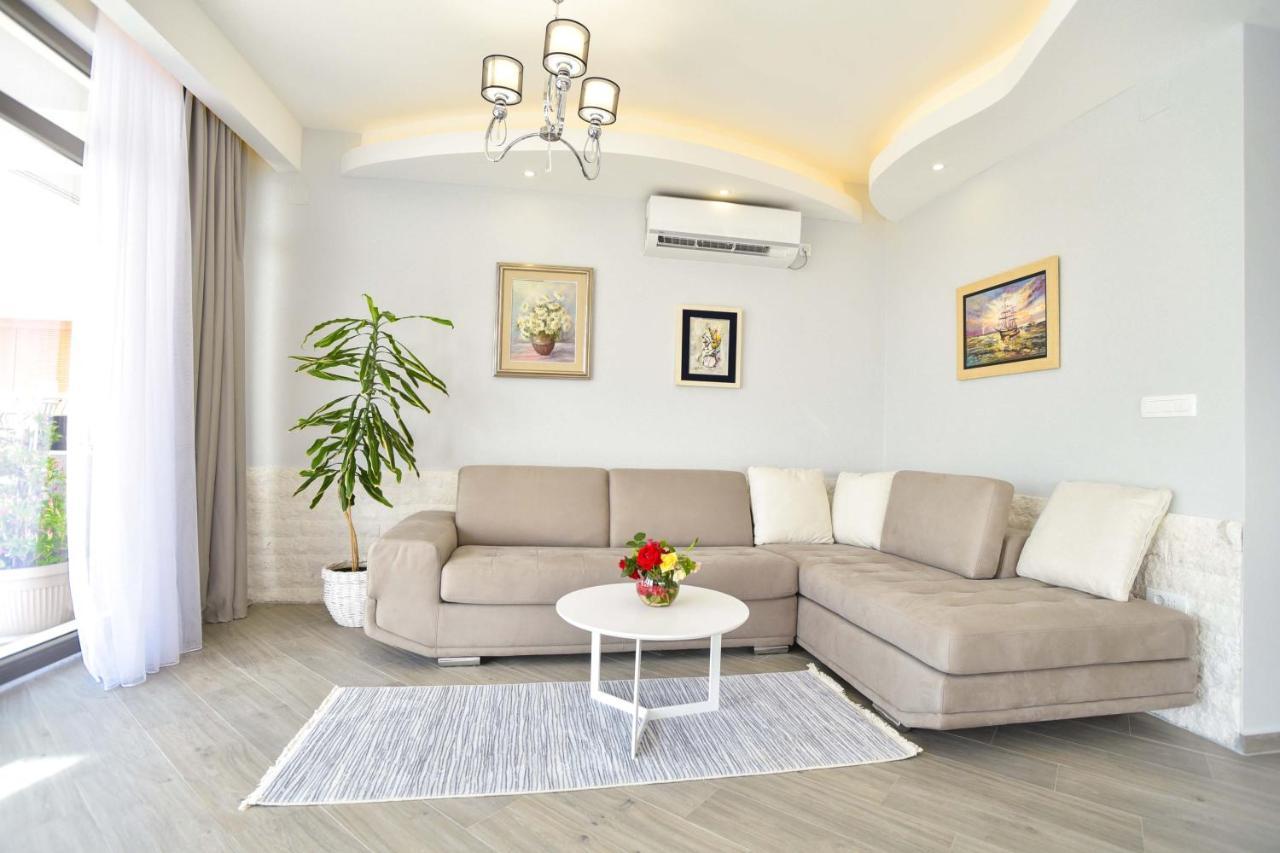 Verbalj Apartment With Swimming Pool โกตอร์ ภายนอก รูปภาพ