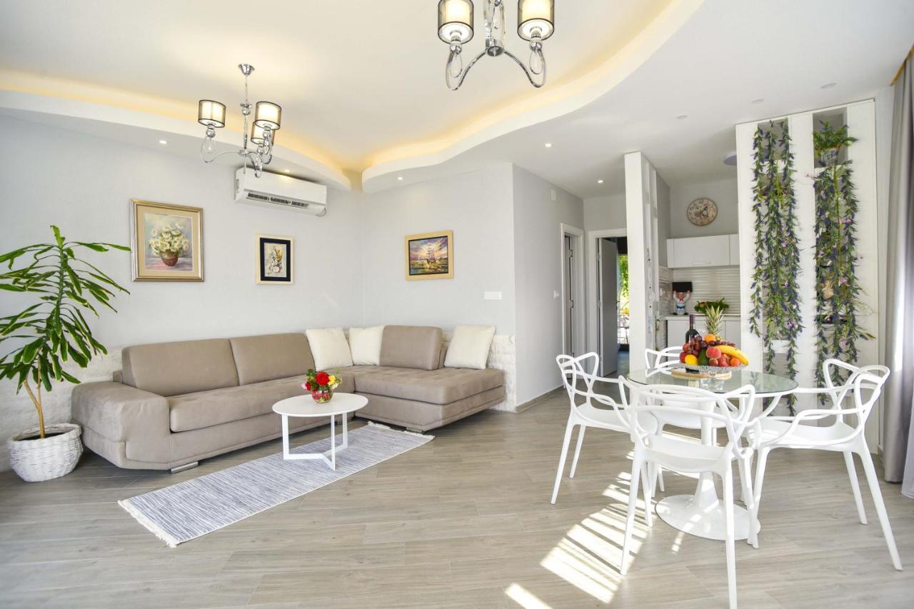 Verbalj Apartment With Swimming Pool โกตอร์ ภายนอก รูปภาพ
