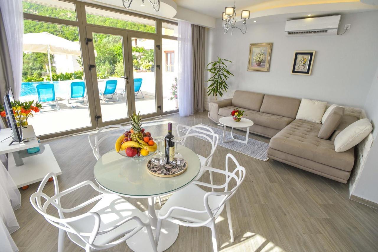 Verbalj Apartment With Swimming Pool โกตอร์ ภายนอก รูปภาพ