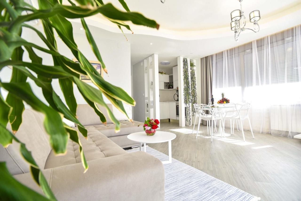 Verbalj Apartment With Swimming Pool โกตอร์ ภายนอก รูปภาพ
