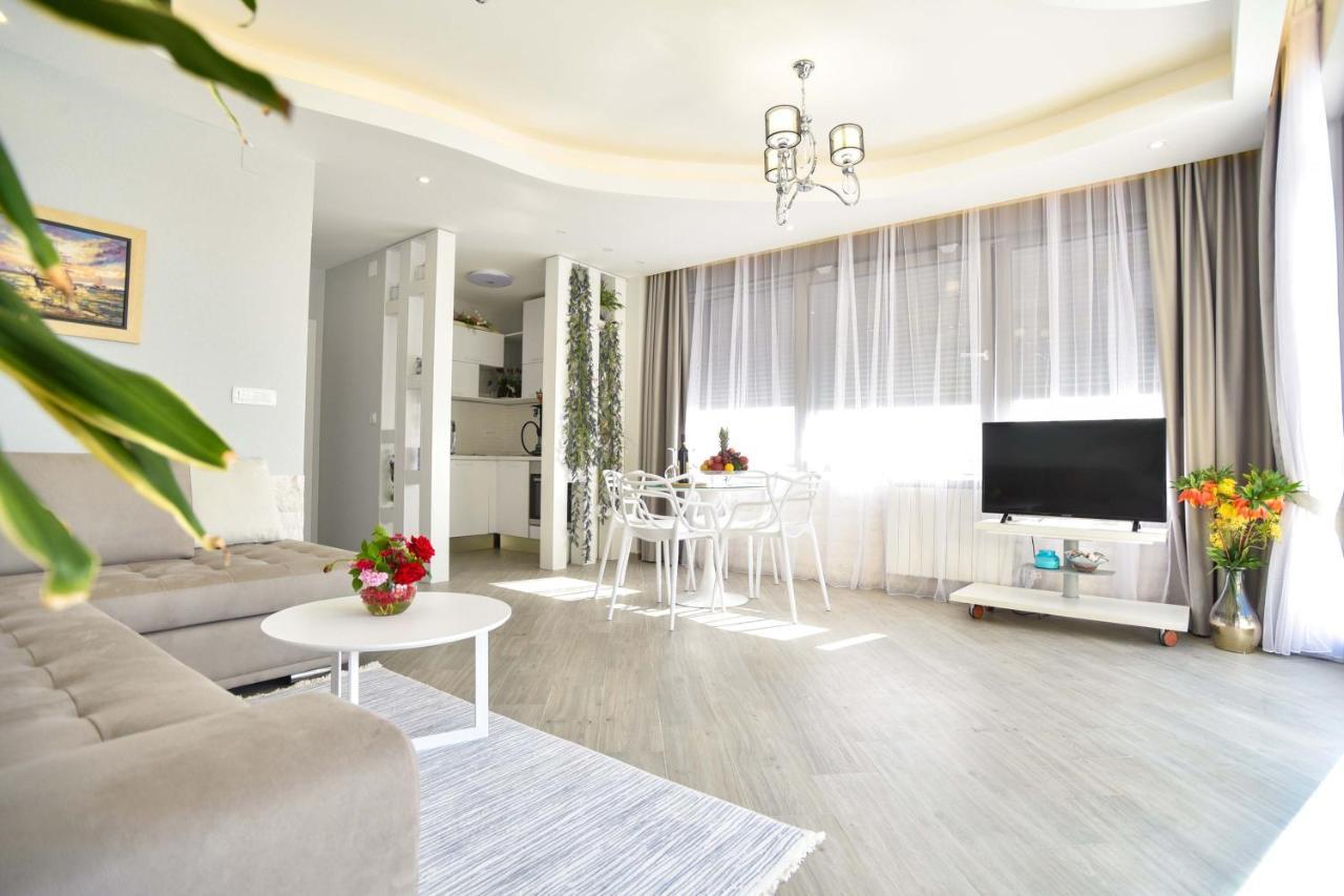 Verbalj Apartment With Swimming Pool โกตอร์ ภายนอก รูปภาพ
