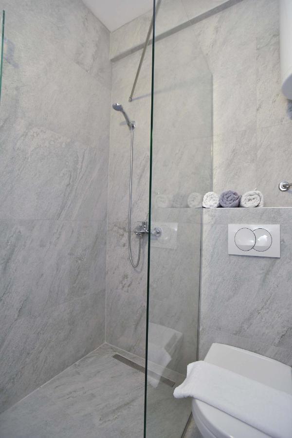Verbalj Apartment With Swimming Pool โกตอร์ ภายนอก รูปภาพ