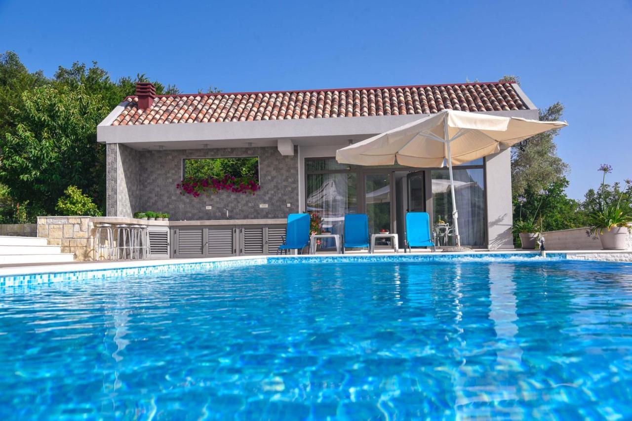 Verbalj Apartment With Swimming Pool โกตอร์ ภายนอก รูปภาพ